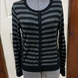 Long sleeve button up cardigan/black and gray